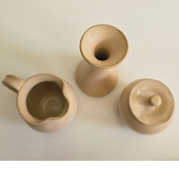 Dana Turpin Signed Pottery Three Piece Set Creamer, Sugar Bowl, Vase Tan Peach - Picture 2 of 10